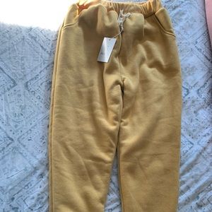 NWT Mustard Yellow Sherpa Lined Sweat Pants- sz M
